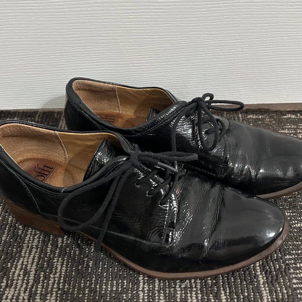 Black, patent leather oxfords, 7